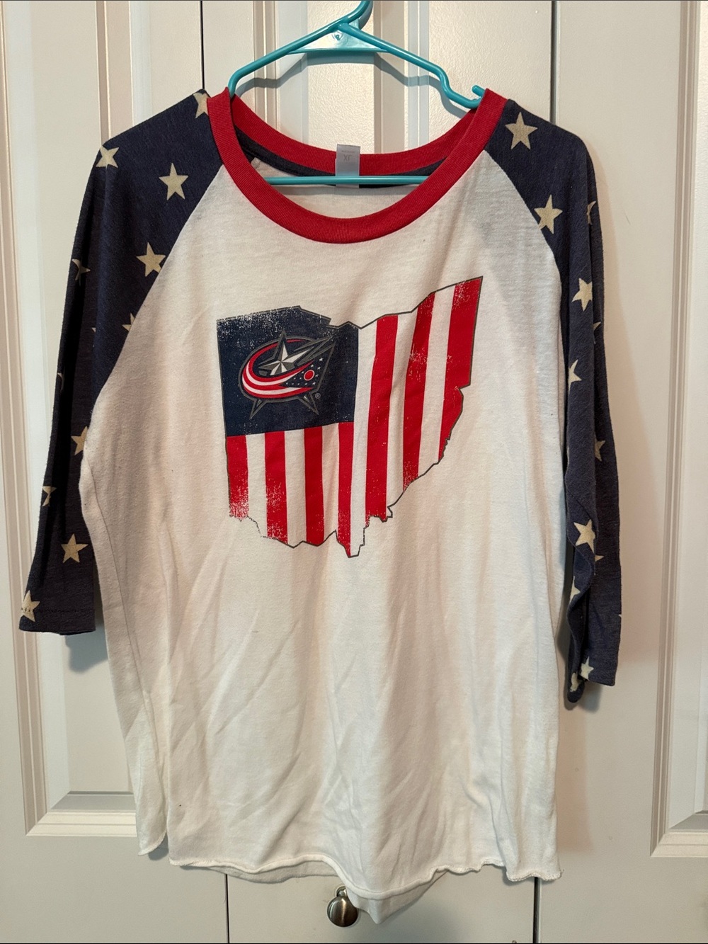 Columbus Blue Jackets Men’s Raglan Tee - White, Navy & Red Stars